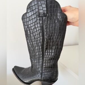 Idyllwind Black Croc Embossed Cowboy Boots – Size 7